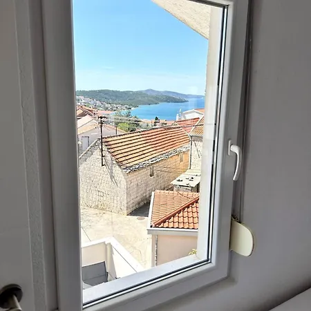 Sunny Oasis With A Beautiful View تروغير